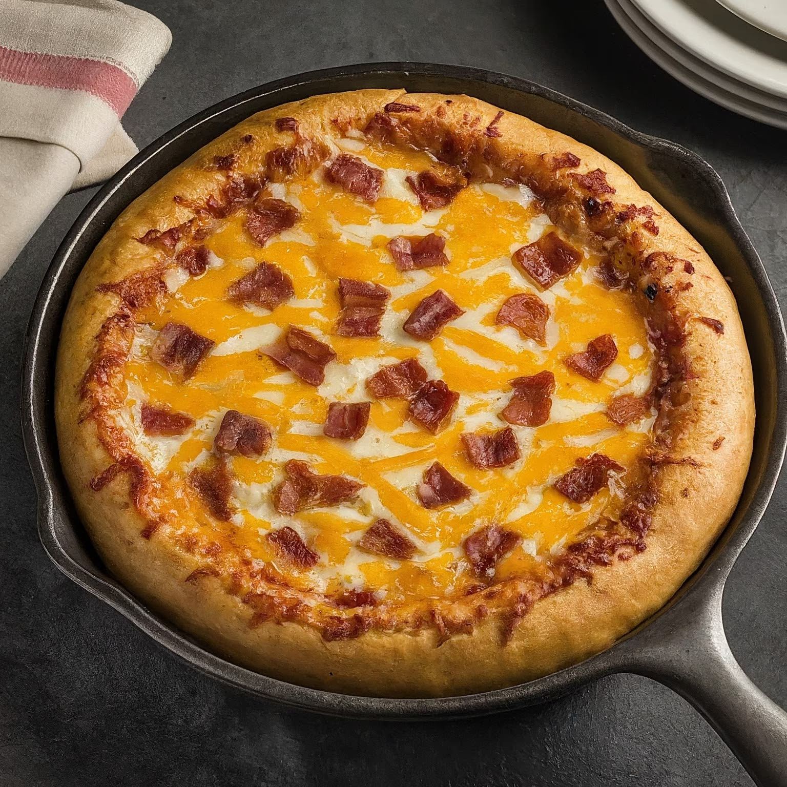 Cheesy Bacon Deep Dish Pizza recipe - delicious medium difficulty in Comfort Food, Baking category